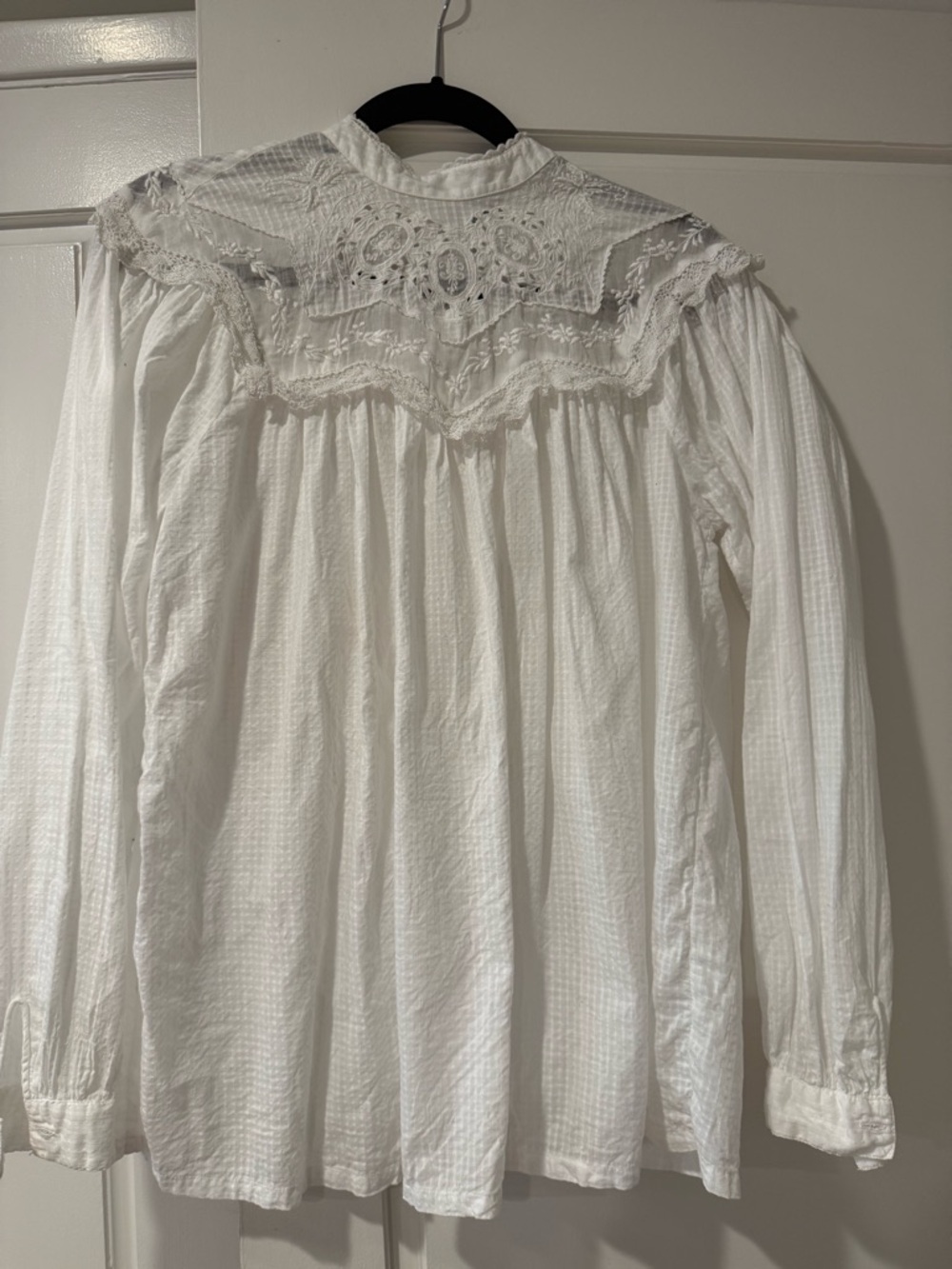 Beautiful vintage Lace Yoke Long-Sleeve cotton blouse with pearl details